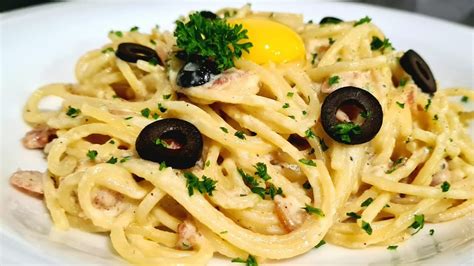 Ultimate Spaghetti Carbonara Recipe Italian Creamy Pasta Youtube