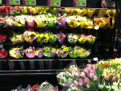 Supermarket Flower Displays Flower Display Flowers Make It Yourself