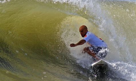 Kelly Slater World Surfing Champion Shares New Footage Of His Wave