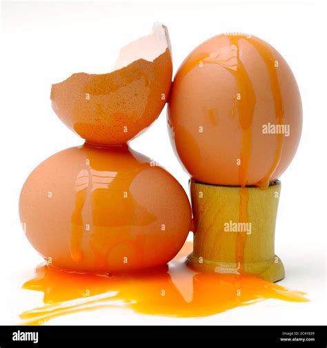 Broken Eggs Hi Res Stock Photography And Images Alamy