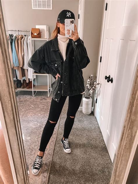 Casual Chic Black On Black Outfit Black Denim Jacket Outfit Cold