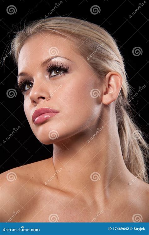 Belle fille blonde photo stock Image du élégance cosmétique