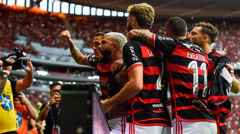 VIDEO Gabigol le dio el triunfo a Flamengo con el penal más insólito