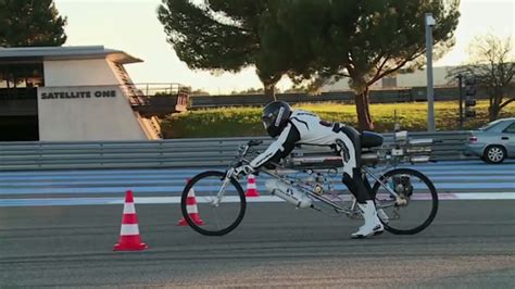 Daredevil Sets World Record Reaching 207mph On A Rocket Propelled