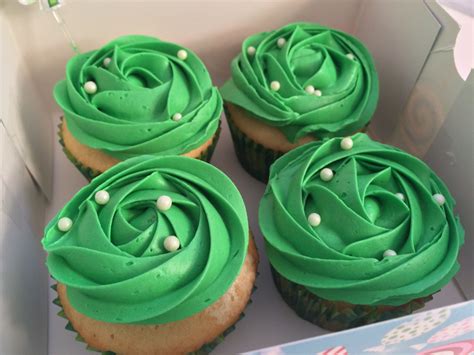 Green Rosette Cupcakes With Sugar Pearls Cake Decorating Frosting