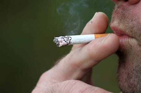 Como tirar o cheiro de cigarro uma solução simples