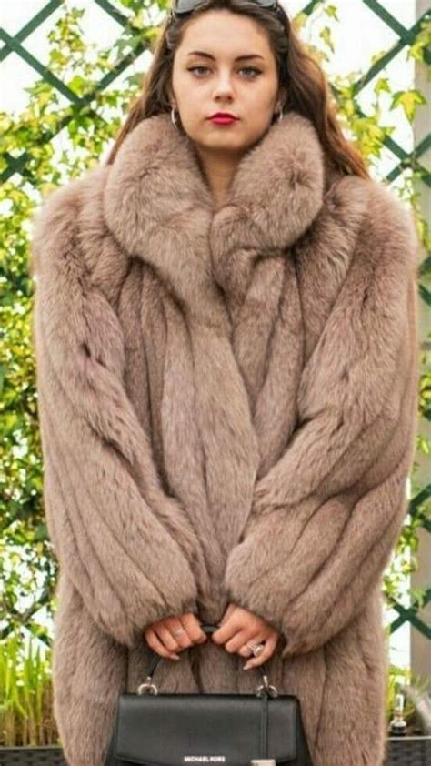 Pin By Fred Johnson On Furs Fur Fashion Real Fur Coat Fur Coat