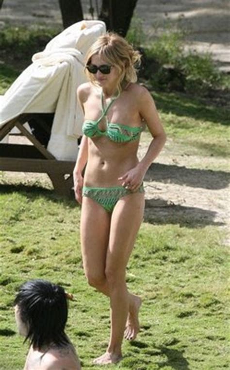Hot Bikini Wallpaper Ashlee Simpson Bikini Photo