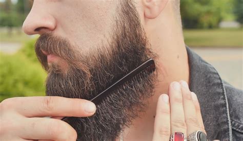 Le peigne à barbe comment le choisir et quand l utiliser