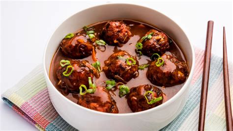 How To Make Delicious Chicken Manchurian At Home