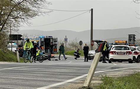 Incidente Tra Un Auto E Una Moto In Zona Pian Del Lago Ferito Un 24enne