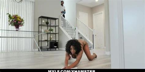 Black Milf September Reign Uses Repairman Johnny Castle Tnaflix