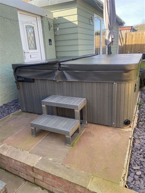 Blue Whale Spa Hot Tub Summer Breeze Ii Immaculate Condition Condition