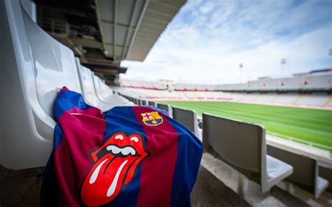 Le FC Barcelone présente son maillot Rolling Stones et les