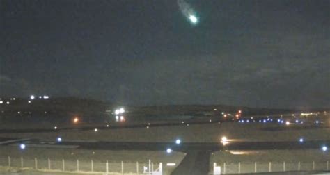 Incredible Moment Fireball Meteor Flies Through The Sky Above Shetland