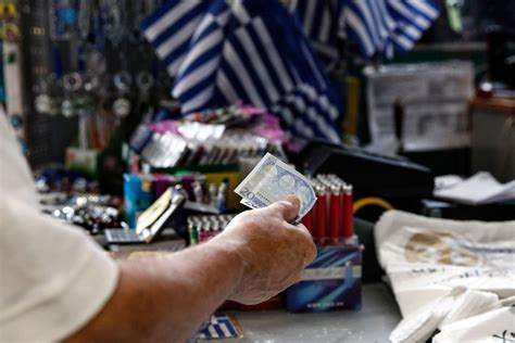 Here's What Membership in the Euro Did for Greece - Bloomberg