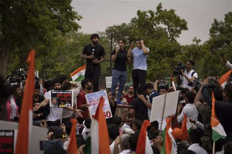 Wrestlers Protest News Live Protesters Agree Not To Immerse Medals In