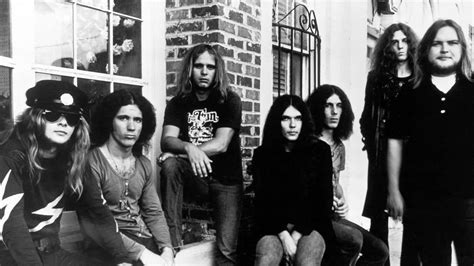 10 Details About The Fatal Plane Crash That Was The Death Of Lynyrd