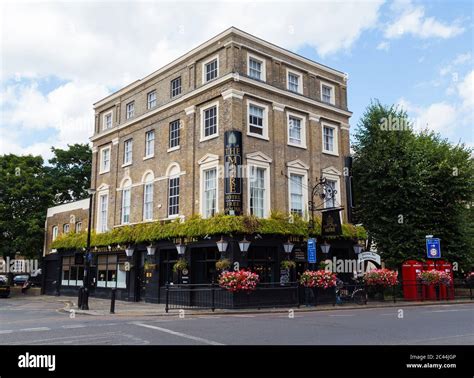 The Mitre Pub Hi Res Stock Photography And Images Alamy