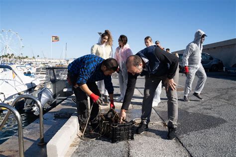 Retiran Casi Dos Toneladas De Residuos De Los Fondos Marinos En El