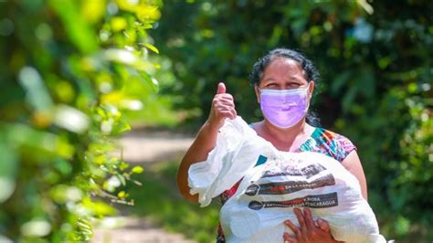 Gobierno entrega paquetes alimentarios a familias del occidente del país