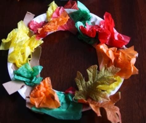 Tissue Paper Plate Wreath | Munchkins and Mayhem