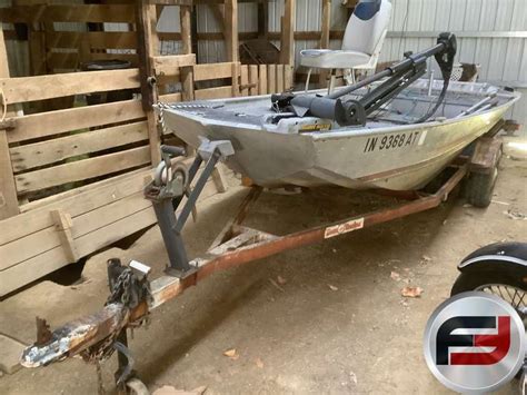 1982 Bass Tracker Bass Tracker 3 Flat Bottom Boat Freije And Freije Auctioneers