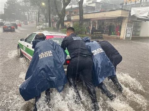 Lluvias Inundan Xalapa Decenas De Autos Da Ados Calles Se Vuelven