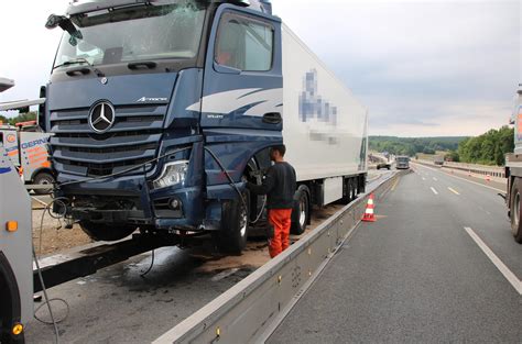 A Bei Oberthulba Lkw Rammt Stahlwand In Baustelle Gro Er Schaden