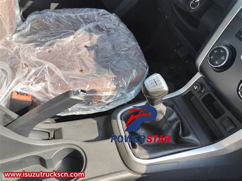 Hot Selling Customized Isuzu 4x4 Pickup Wrecker Truck In China