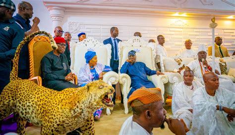 Atiku Wife Pay Courtesy Visit To Ooni Of Ife Photos Politics Nigeria