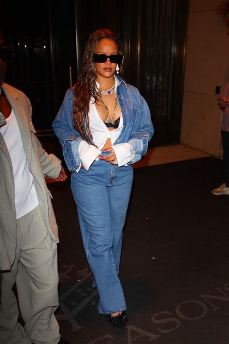 Rihanna Flaunting Her Captivating Boobs In A Stylish Black Bra At Rpm Raceway Hot Celebs Home