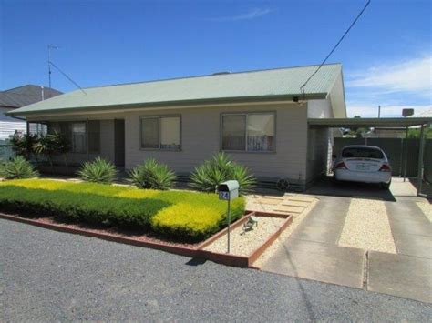 24 Shank Street Warracknabeal Vic 3393 Property Details