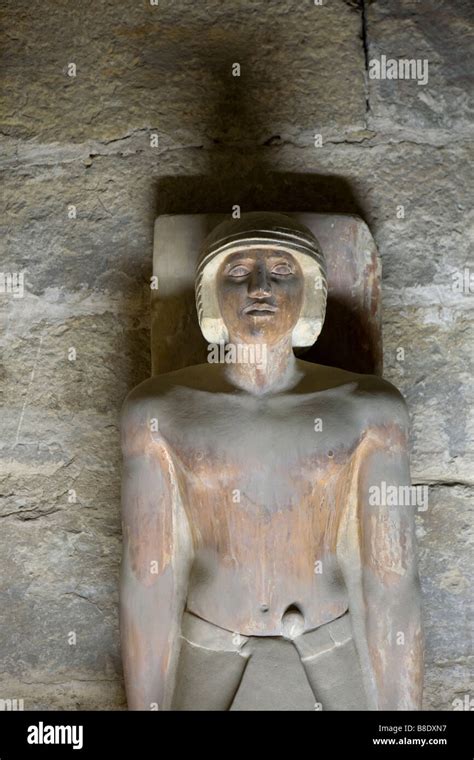 Estatua De La Ti En El Serdab Mastaba Tumba De Ti De Saqqara Egipto