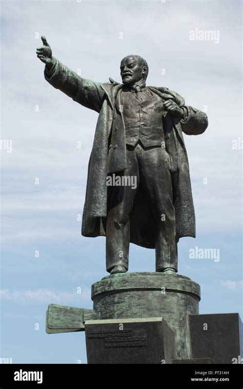 Vladimir Lenin Statue