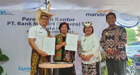 Resmikan Kcp Rote Ndao Bupati Paulina Harapkan Bank Mandiri Jadi