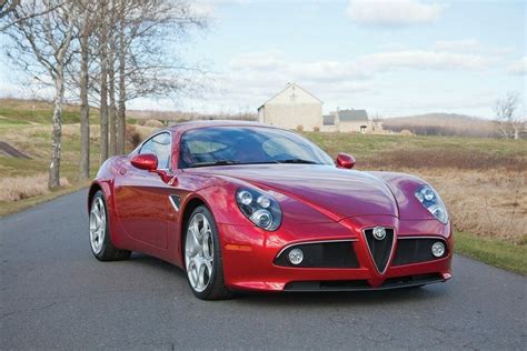 Alfa Romeo 8C Competizione RM Sothebys proporrà allasta un esemplare