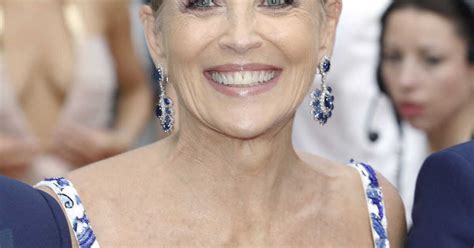 Sharon Stone canon à 64 ans elle dévoile ses courbes en bikini échancré Femmeactuelle fr