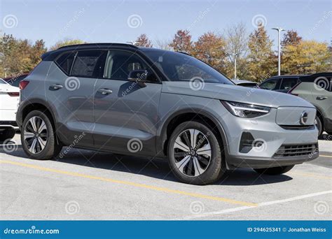 Volvo Xc40 Recharge Awd Display Em Um Revendedor A Volvo Oferece O