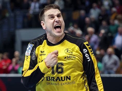 Melsungen Zittert Sich Zum Sieg Gummersbach Verpasst Coup Handball