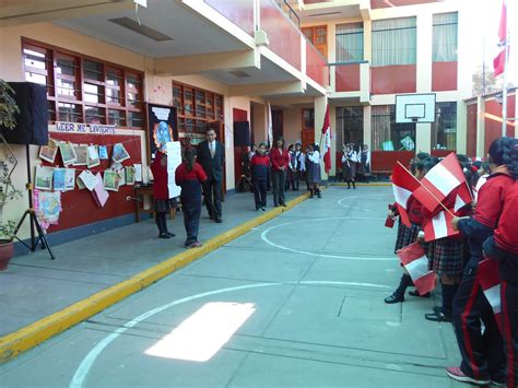 Trabajando En Este Nuestra Bandera Peruana