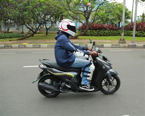 Biar Nggak Lemas Simak 5 Tips Berkendara Sepeda Motor Saat Puasa