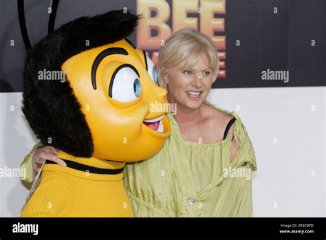 Deborra-Lee Furness at the Bee Movie premiere at the State Theatre ...