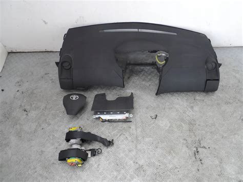 DESKA KONSOLA AIRBAG PASY TOYOTA YARIS II 06 11 ABM10587 za 625 zł z