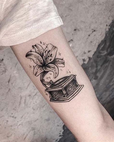 Pretty Lily Tattoo Ideas For Women Lily Tattoo Sleeve Lily Tattoo