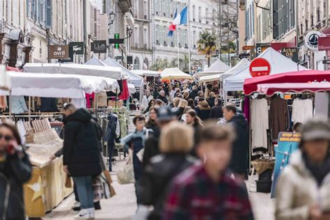 La Braderie Dhiver Se Poursuit Ce Samedi Dans Les Rues De Pau Les