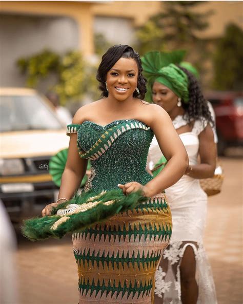 20 Elegant Brides In Kente Styles For Engagement Artofit