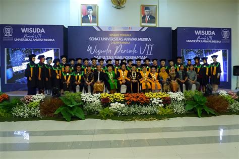 Wisuda Periode VII Universitas Anwar Medika UNIVERSITAS ANWAR MEDIKA