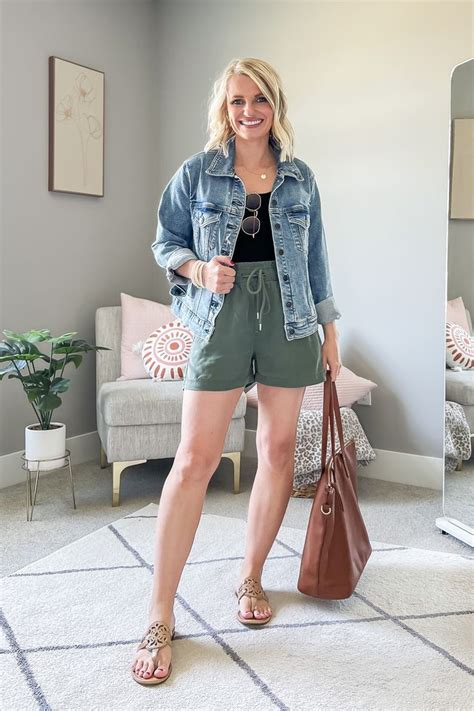 How To Create An Effortless Mom Friendly Spring Capsule Wardrobe