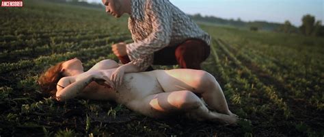 Les traqués nude pics page